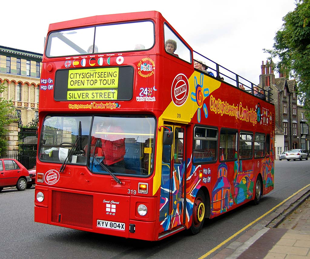 London Double Decker Bus Hop-on/Hop-off Tour PLUS free Thames Cruise